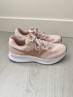 Nike Run Swift 3 Women's Size 8.5 Pink Running Shoes